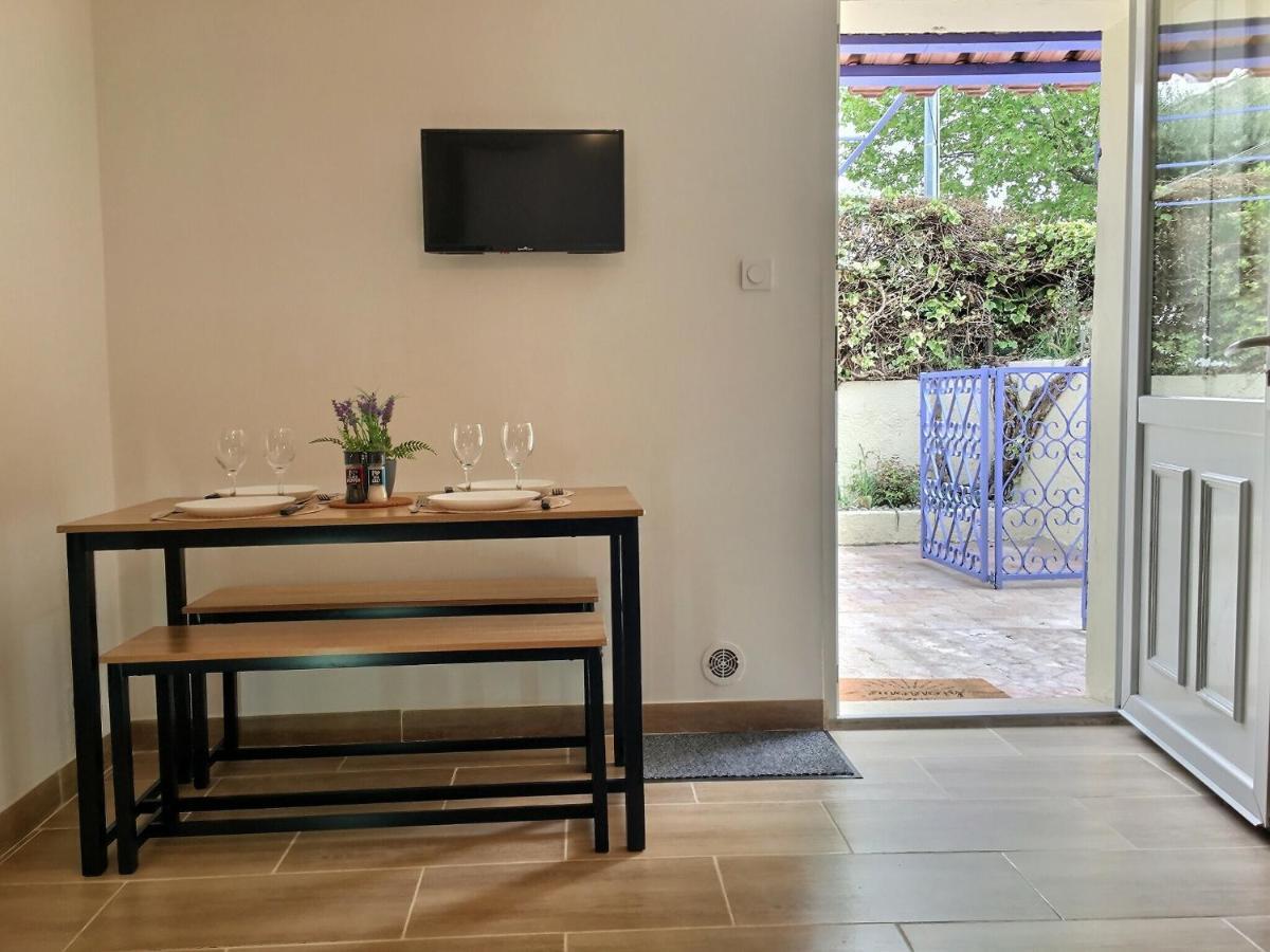 Bleu Lavande - Coquet Appartement Ambiance Village イストル エクステリア 写真